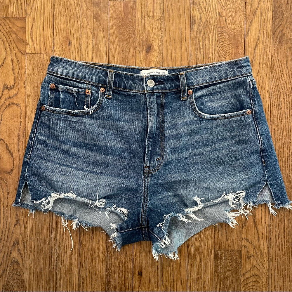 Abercrombie Medium Wash The Mom Short High Rise